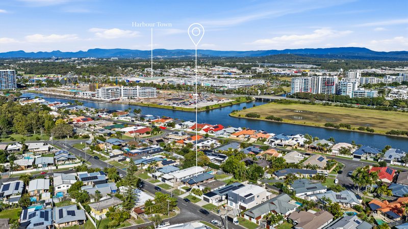 Photo - 18 Medika Street, Runaway Bay QLD 4216 - Image 20
