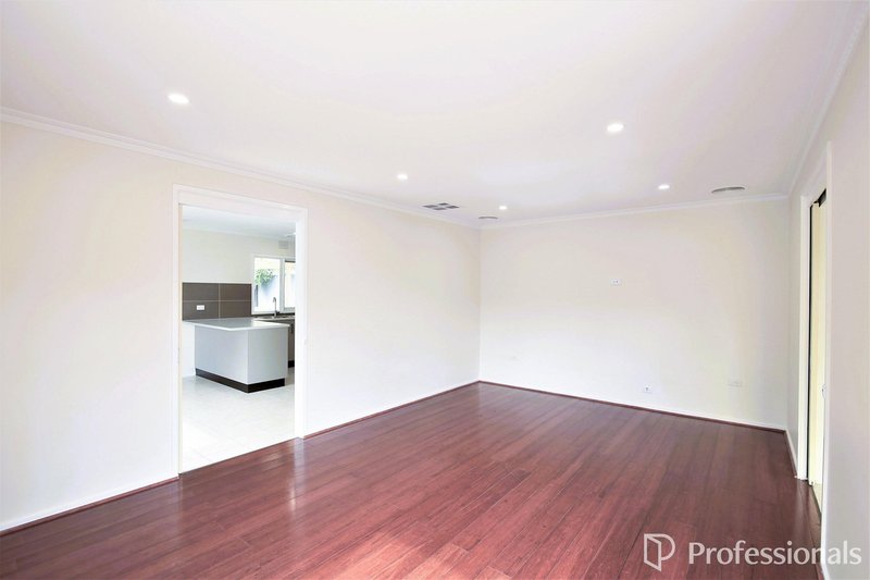 Photo - 18 Melanie Close, Keysborough VIC 3173 - Image 4