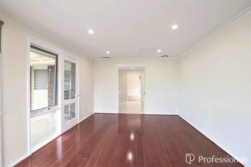 Photo - 18 Melanie Close, Keysborough VIC 3173 - Image 5