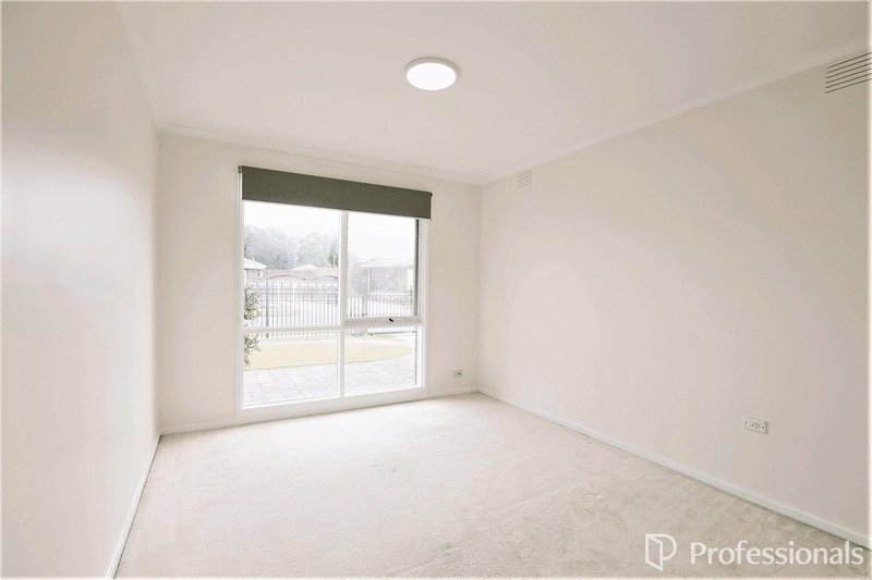 Photo - 18 Melanie Close, Keysborough VIC 3173 - Image 8