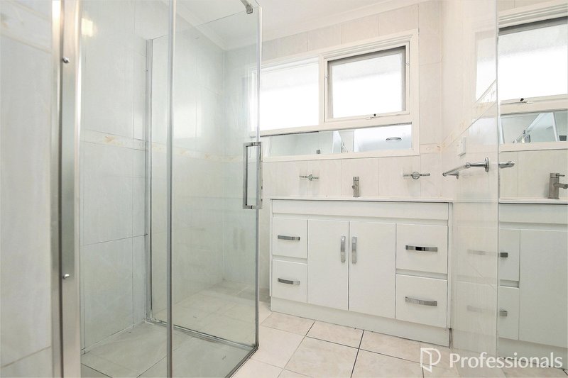 Photo - 18 Melanie Close, Keysborough VIC 3173 - Image 12