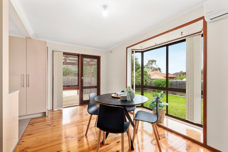 Photo - 18 Meldrum Avenue, Mill Park VIC 3082 - Image 3