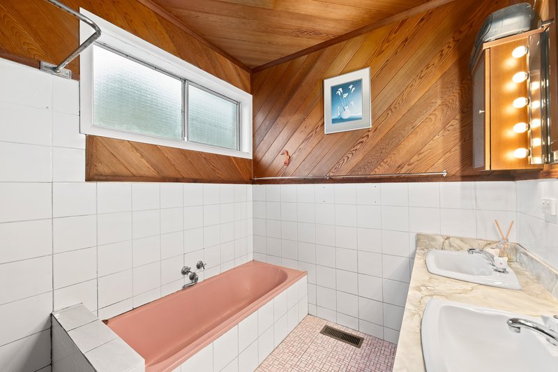 Photo - 18 Melrose Avenue, Macleod VIC 3085 - Image 9