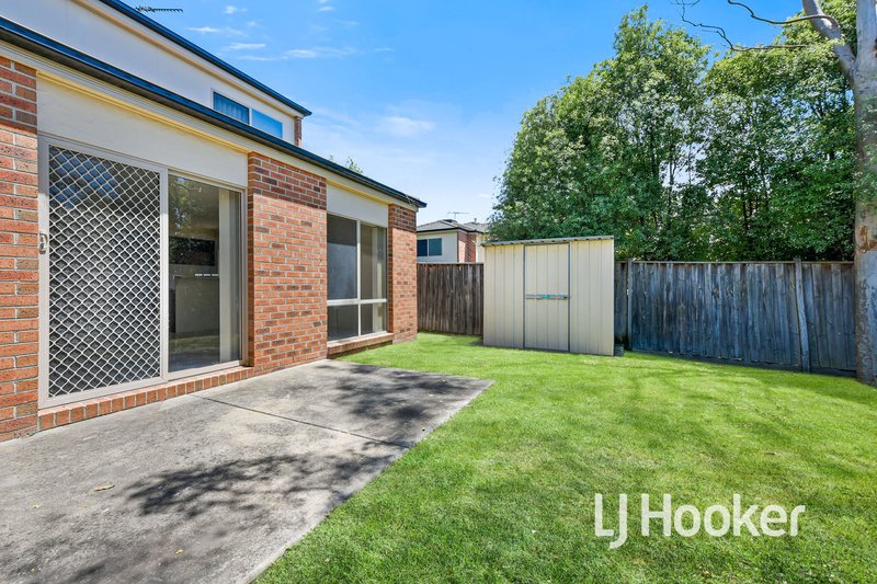 Photo - 18 Melzak Way, Berwick VIC 3806 - Image 12