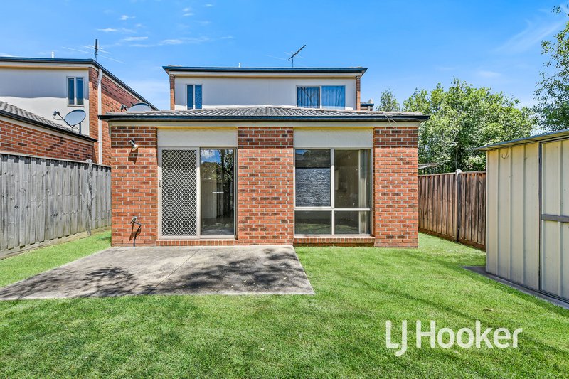 Photo - 18 Melzak Way, Berwick VIC 3806 - Image 13