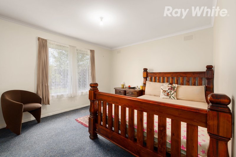 Photo - 18 Memorial Avenue, Epping VIC 3076 - Image 4