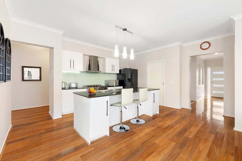 Photo - 18 Meranti Way, Epping VIC 3076 - Image 3