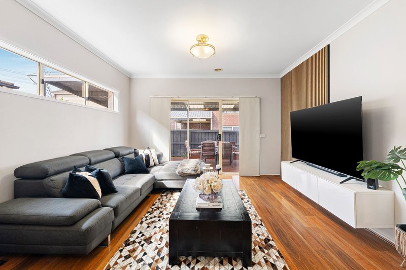 Photo - 18 Meranti Way, Epping VIC 3076 - Image 6