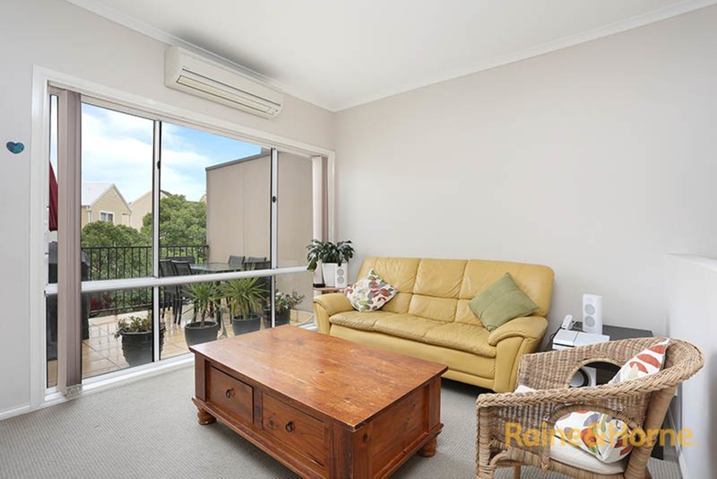 Photo - 18 Merino Mews, Kensington VIC 3031 - Image 2