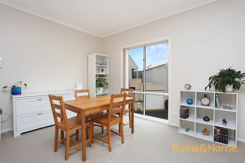 Photo - 18 Merino Mews, Kensington VIC 3031 - Image 6