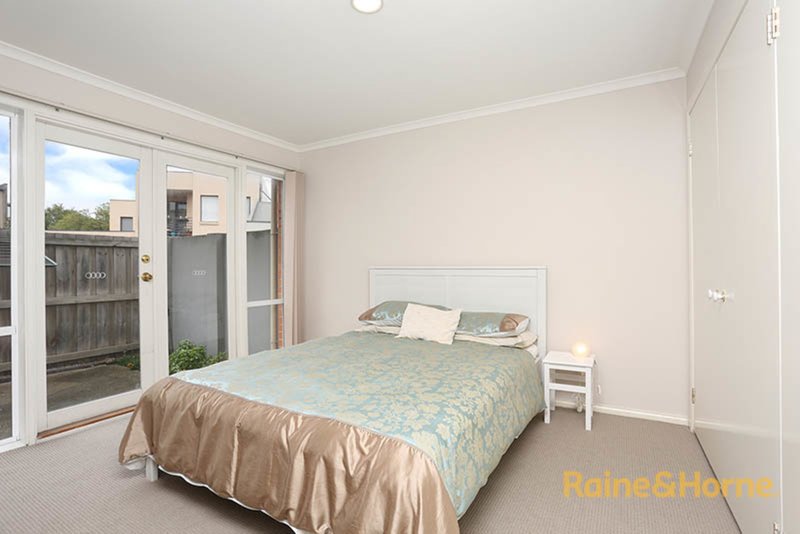 Photo - 18 Merino Mews, Kensington VIC 3031 - Image 7