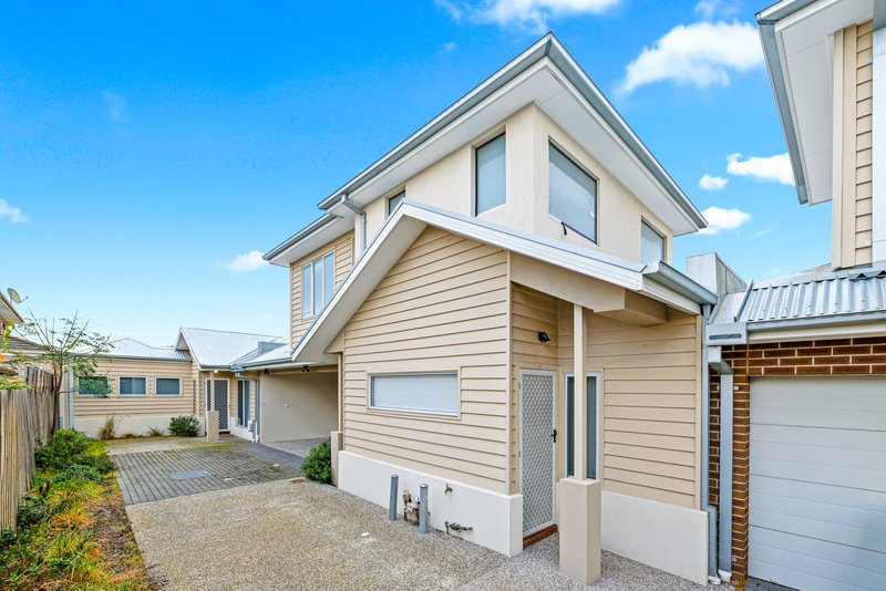 Photo - 18 Merlyn Street, Maribyrnong VIC 3032 - Image 2