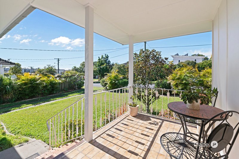 Photo - 18 Meyrick Street, Cannon Hill QLD 4170 - Image 3
