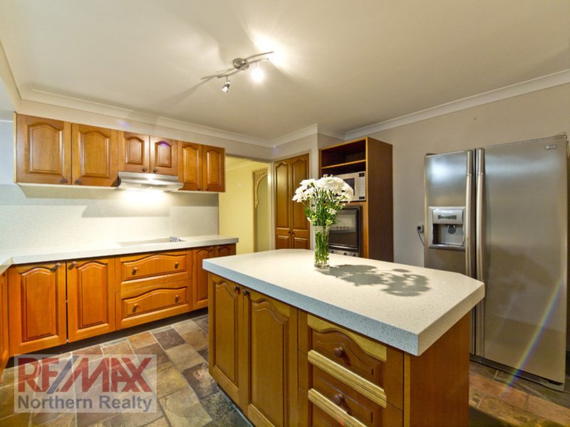 Photo - 18 Milford Court, Eatons Hill QLD 4037 - Image 7