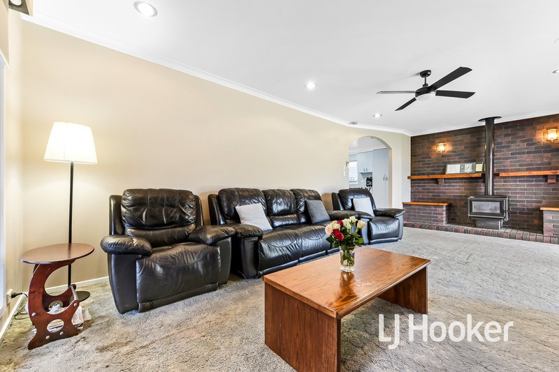 Photo - 18 Millswyn Avenue, Hampton Park VIC 3976 - Image 3