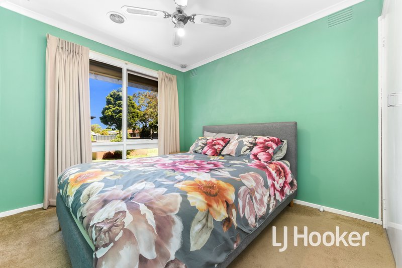 Photo - 18 Millswyn Avenue, Hampton Park VIC 3976 - Image 7