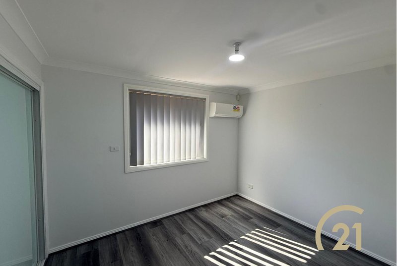 Photo - 18 Mimosa Road, Bossley Park NSW 2176 - Image 7