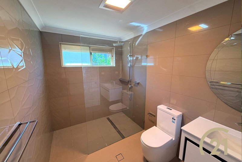 Photo - 18 Mimosa Road, Bossley Park NSW 2176 - Image 9