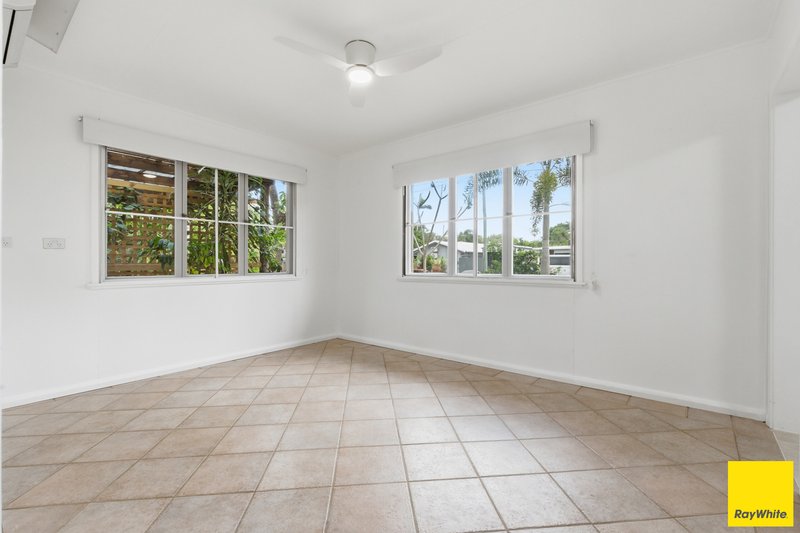 Photo - 1/8 Mimosa Street, Holloways Beach QLD 4878 - Image 7