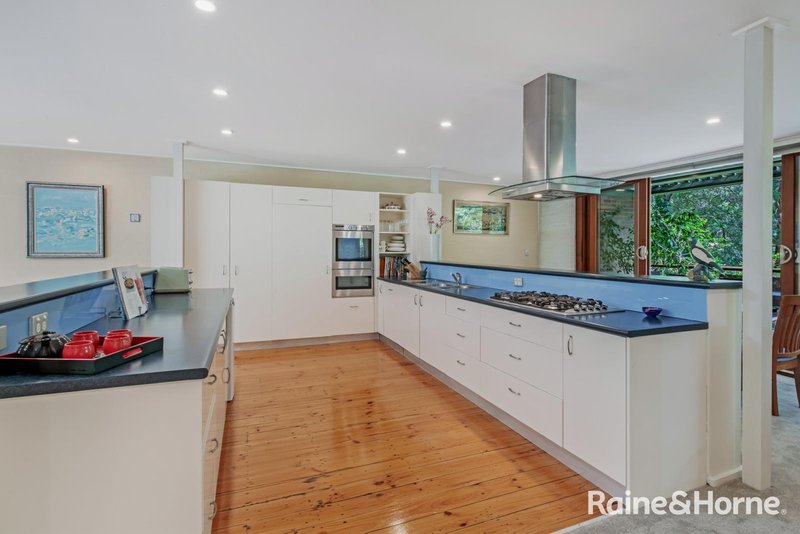 Photo - 18 Minnamurra Place, Pymble NSW 2073 - Image 4