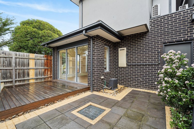 Photo - 1/8 Miranda Road, Reservoir VIC 3073 - Image 9