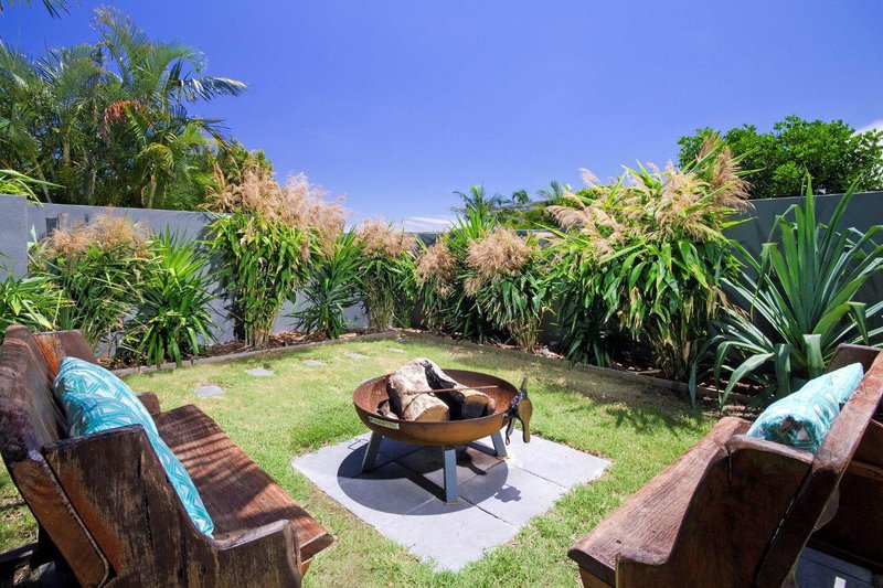 Photo - 18 Moonbeam Crescent, Castaways Beach QLD 4567 - Image 3