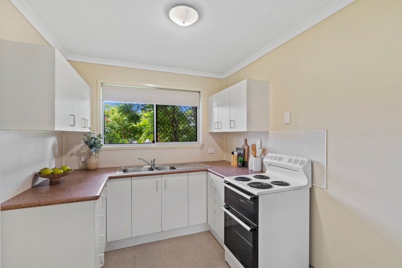 Photo - 18 Moonstone Place, Acacia Ridge QLD 4110 - Image 8