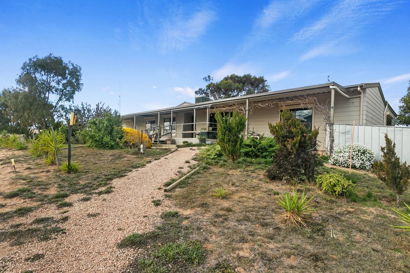 Photo - 18 Moontana Avenue, Moonta Bay SA 5558 - Image 2