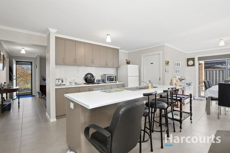 Photo - 18 Moorabool Drive, Ballan VIC 3342 - Image 4