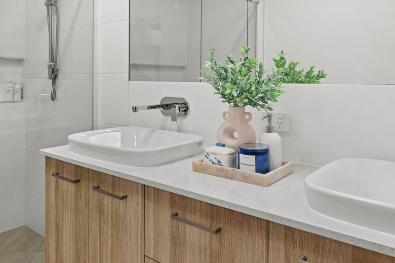 Photo - 1/8 Moore Street, Victoria Point QLD 4165 - Image 12