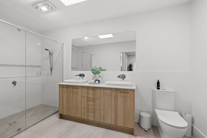 Photo - 1/8 Moore Street, Victoria Point QLD 4165 - Image 13