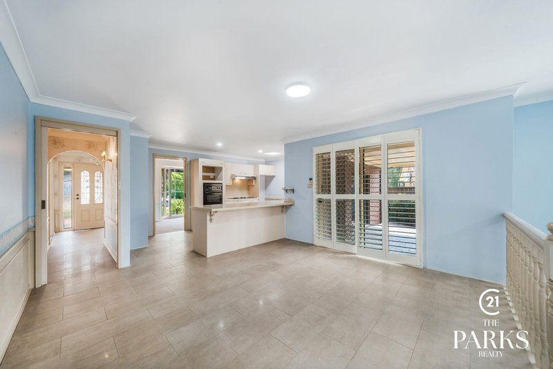 Photo - 18 Moorhouse Crescent, Edensor Park NSW 2176 - Image 8
