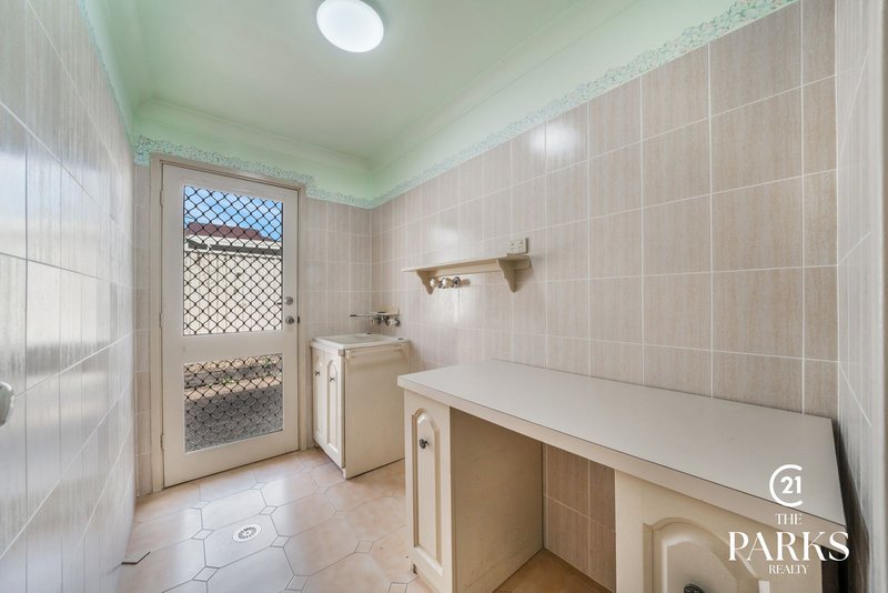 Photo - 18 Moorhouse Crescent, Edensor Park NSW 2176 - Image 16