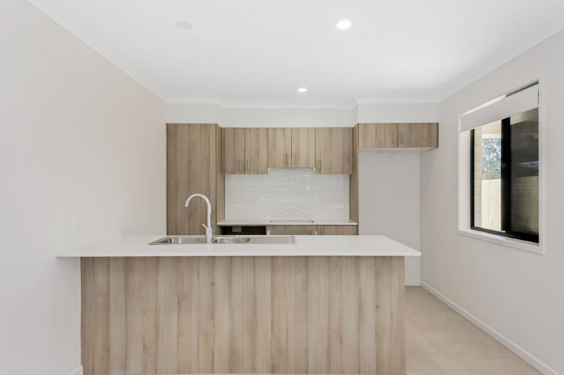 Photo - 1/8 Morris Place, Burpengary QLD 4505 - Image 2