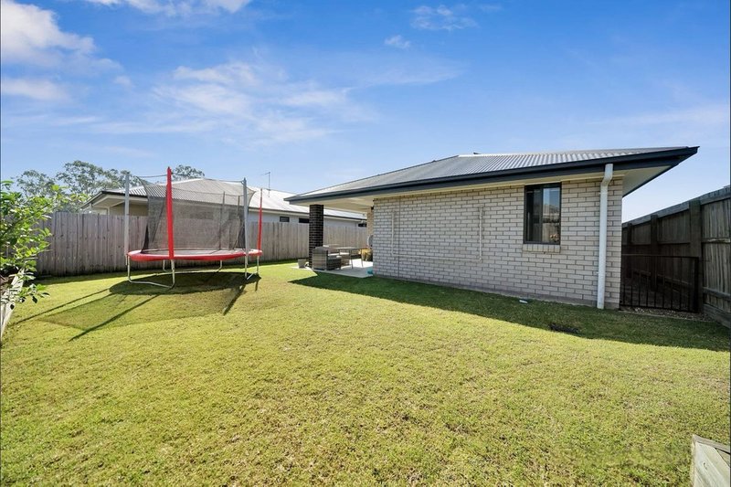 Photo - 18 Mossman Place, South Maclean QLD 4280 - Image 11