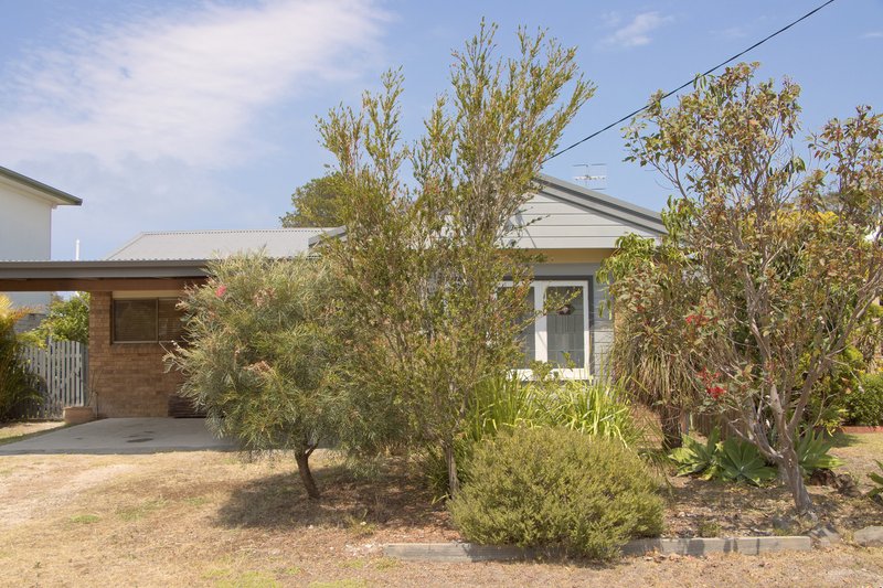 18 Motum Avenue, Tea Gardens NSW 2324