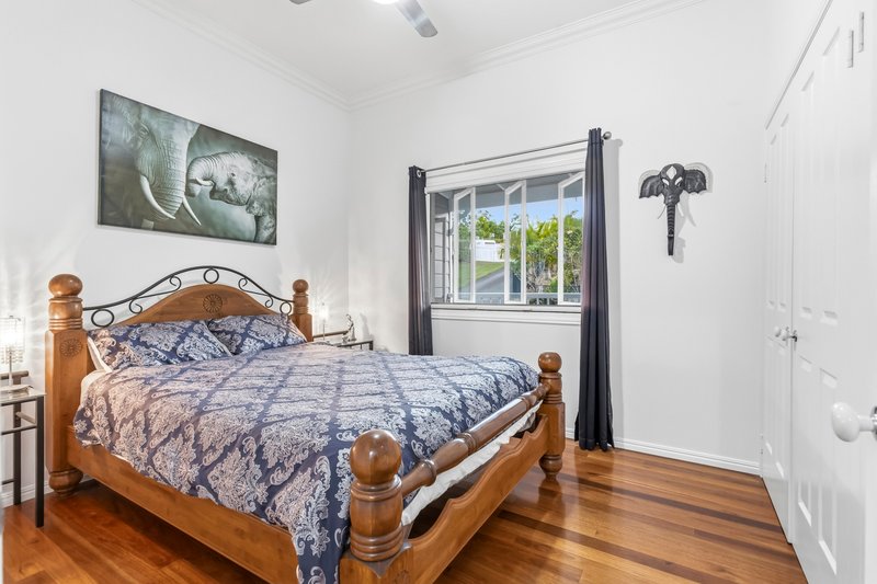 Photo - 18 Mulwala Street, Maudsland QLD 4210 - Image 18