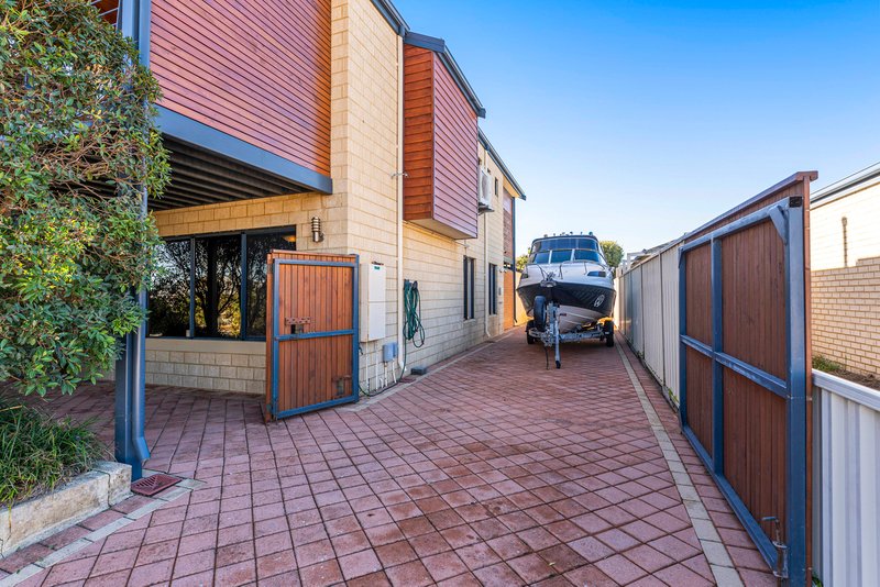 Photo - 18 Mundaring Crescent, Dawesville WA 6211 - Image 2