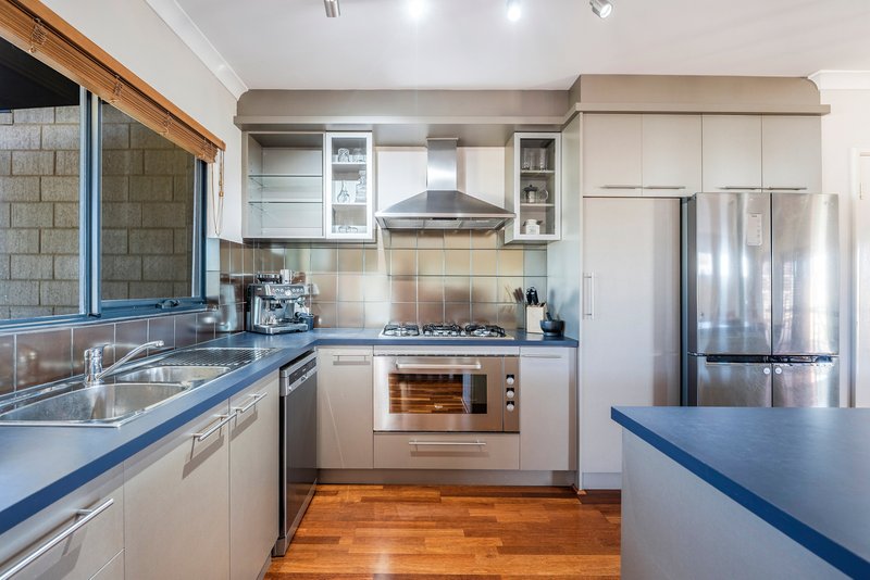 Photo - 18 Mundaring Crescent, Dawesville WA 6211 - Image 5