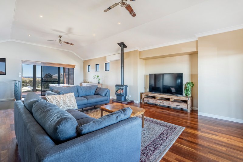 Photo - 18 Mundaring Crescent, Dawesville WA 6211 - Image 7