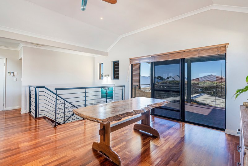 Photo - 18 Mundaring Crescent, Dawesville WA 6211 - Image 14