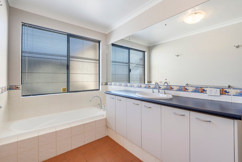 Photo - 18 Mundaring Crescent, Dawesville WA 6211 - Image 21