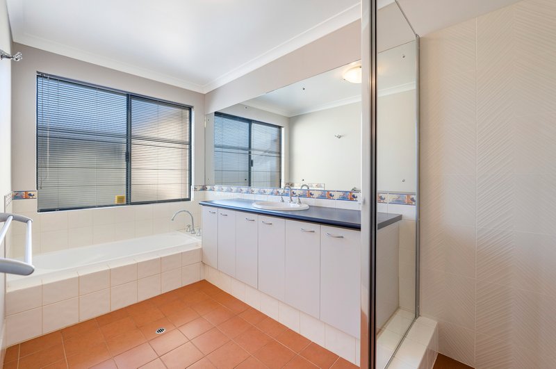 Photo - 18 Mundaring Crescent, Dawesville WA 6211 - Image 22