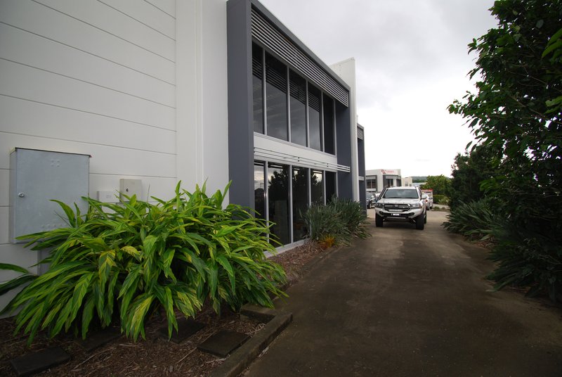 Photo - 1/8 Myer Lasky Drive, Cannonvale QLD 4802 - Image 5