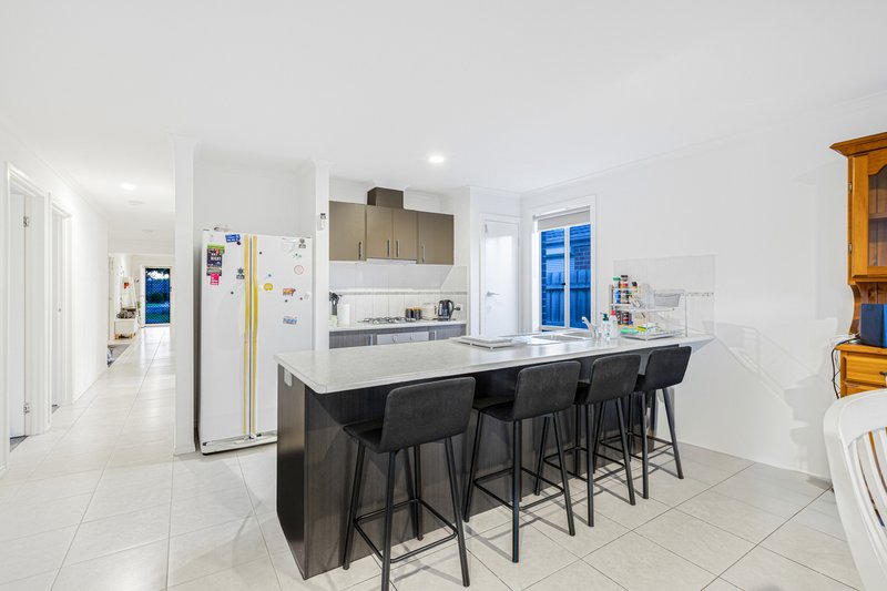 Photo - 18 Myhaven Circuit, Carrum Downs VIC 3201 - Image 3