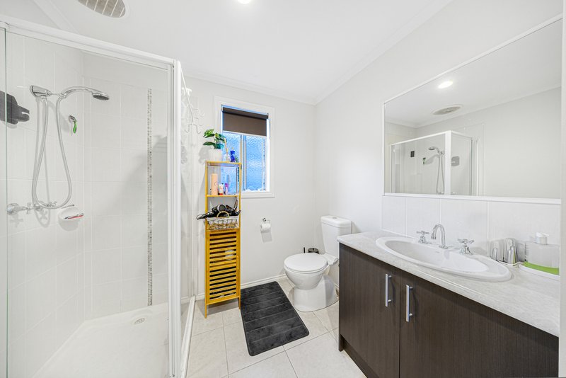 Photo - 18 Myhaven Circuit, Carrum Downs VIC 3201 - Image 8