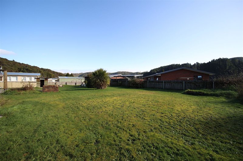 Photo - 18 Nankivell Street, Queenstown TAS 7467 - Image 3