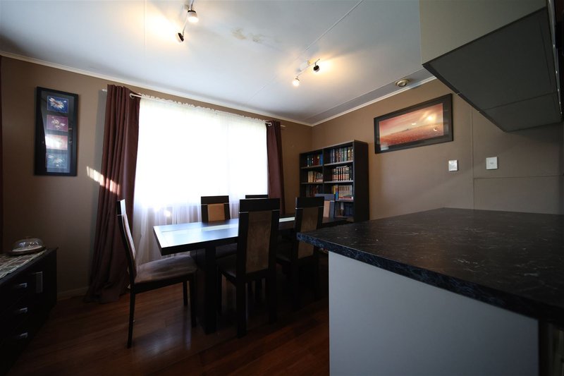 Photo - 18 Nankivell Street, Queenstown TAS 7467 - Image 5