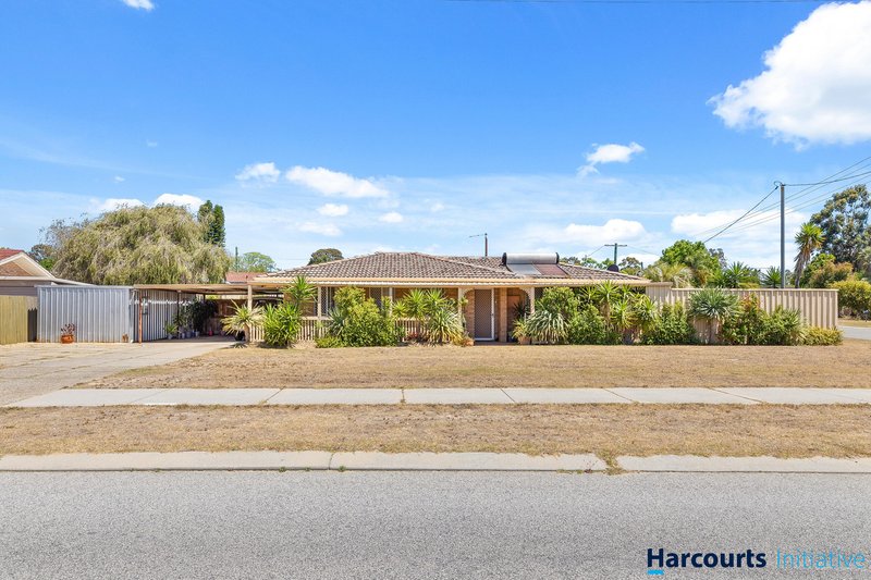 Photo - 18 Nanovich Avenue, Girrawheen WA 6064 - Image 3