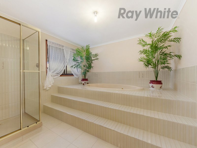 Photo - 18 Narong Place, Keilor Downs VIC 3038 - Image 6